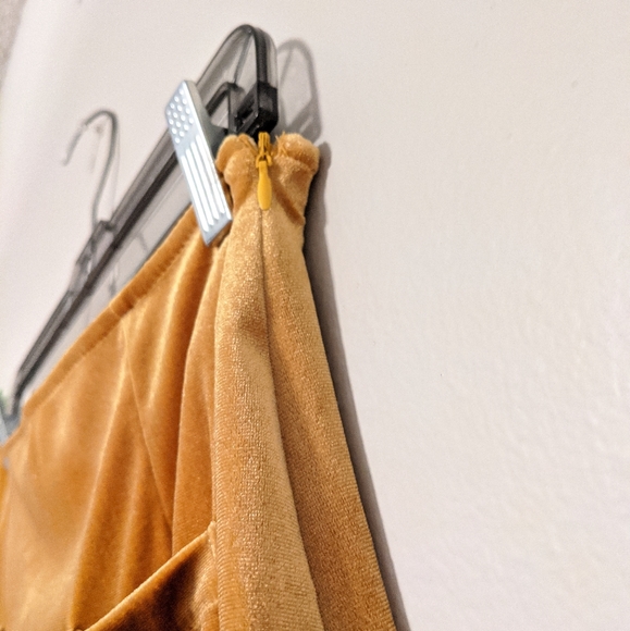 Golden mustard yellow velvet skirt - Picture 7 of 8